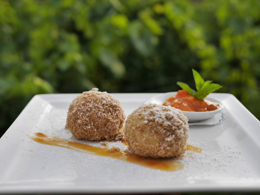 Gartenhotel & Weingut Pfeffel Hotel 4*
