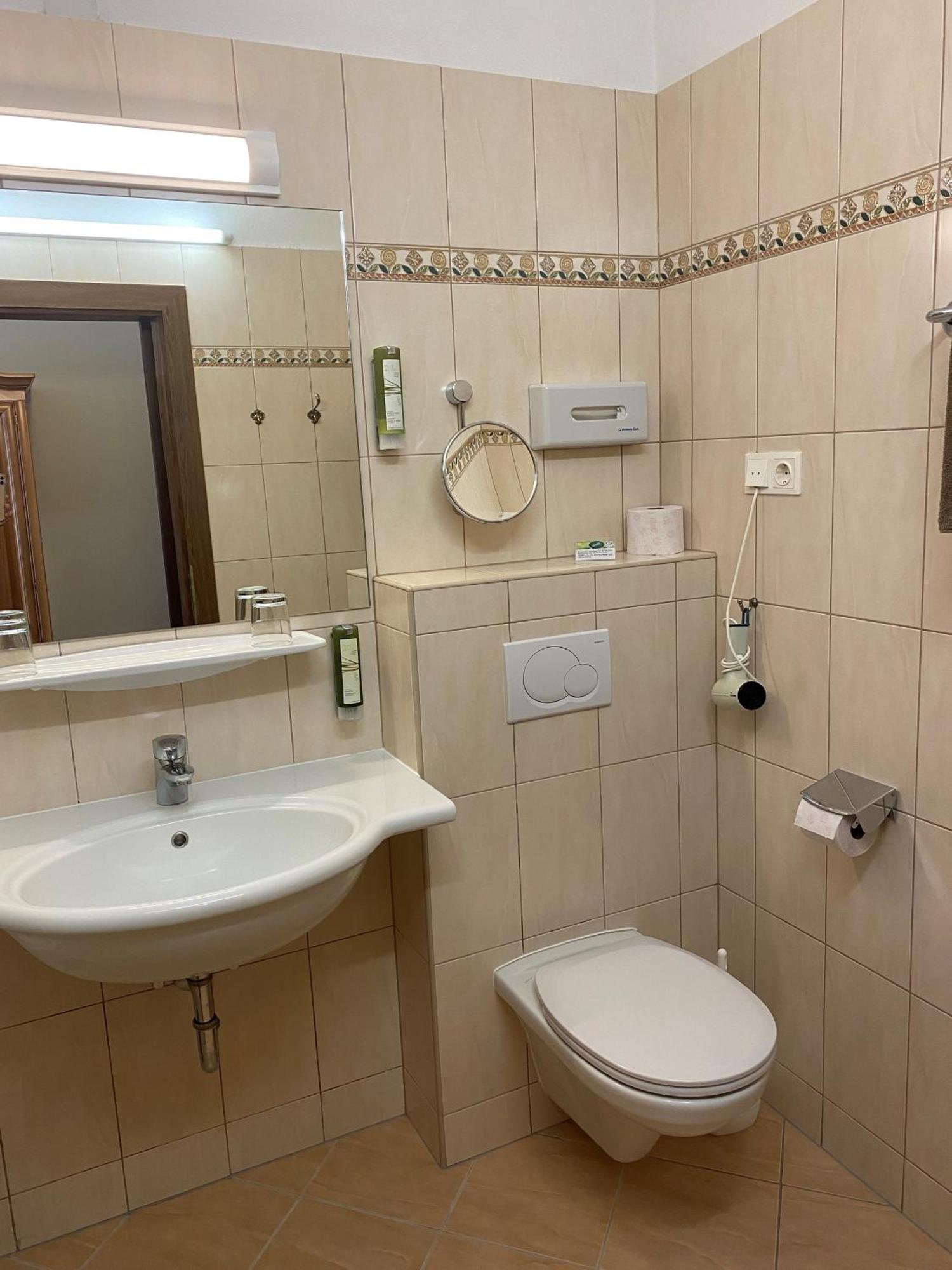 Gartenhotel & Weingut Pfeffel Hotel