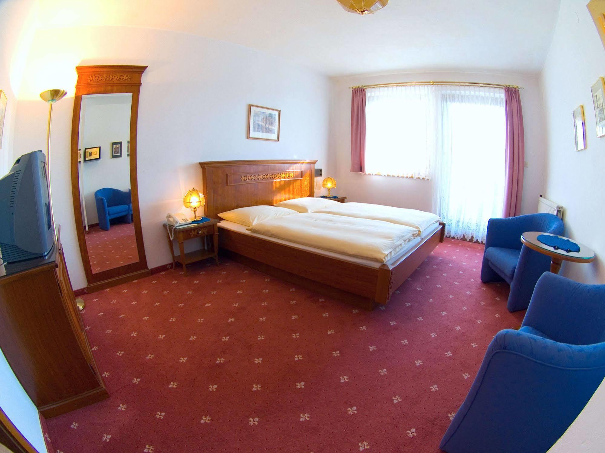 Hotel Gartenhotel & Weingut Pfeffel Dürnstein